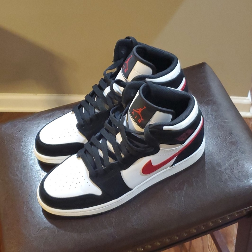Air Jordan retro 1s